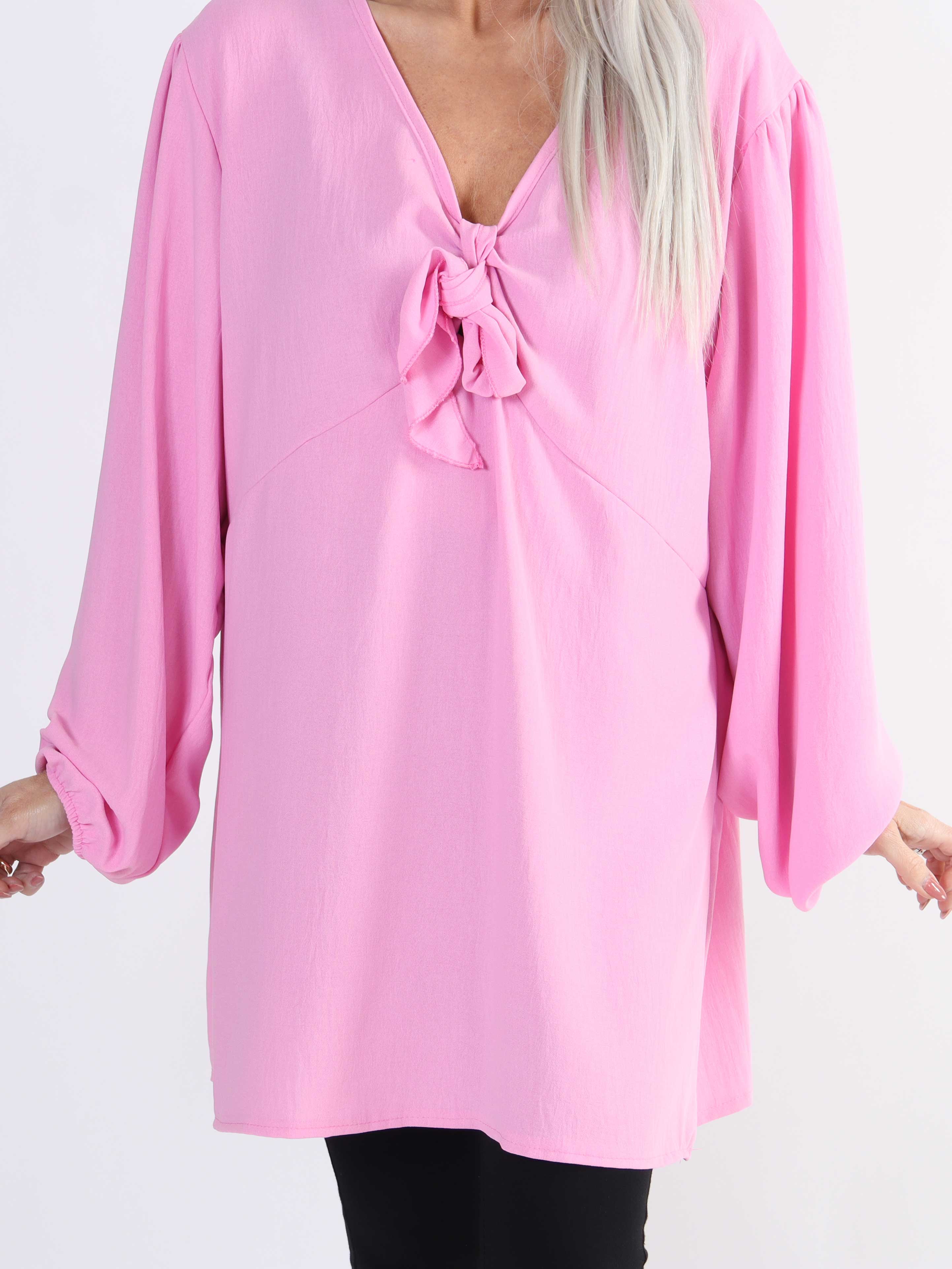 Cassandra - Sød plus size tunika med sløjfe ved brystet